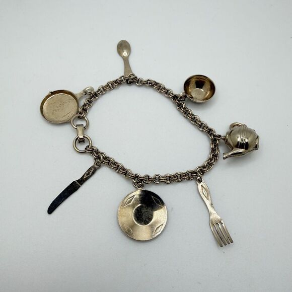 Jewelry - 6.5" Vintage "Kitchen" charm bracelet in silver tone metal!